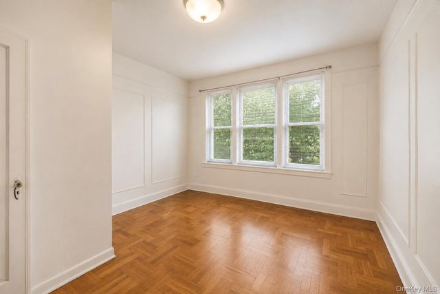 721 E 242nd Street, Bronx, NY 10470