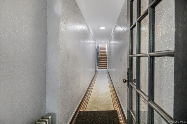 721 E 242nd Street, Bronx, NY 10470