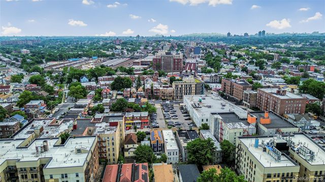 721 E 242nd Street, Bronx, NY 10470