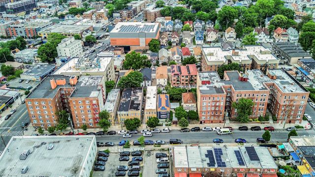 721 E 242nd Street, Bronx, NY 10470