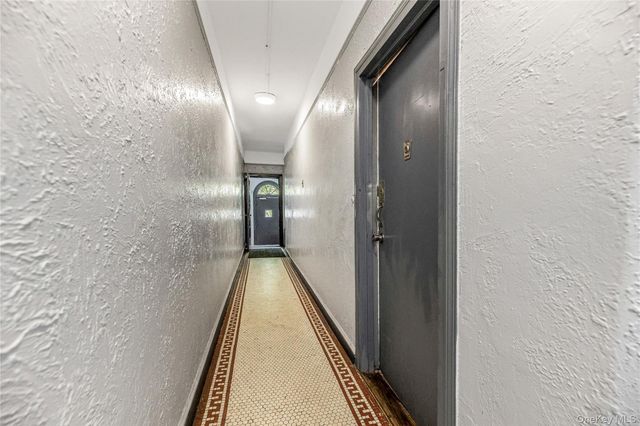 721 E 242nd Street, Bronx, NY 10470