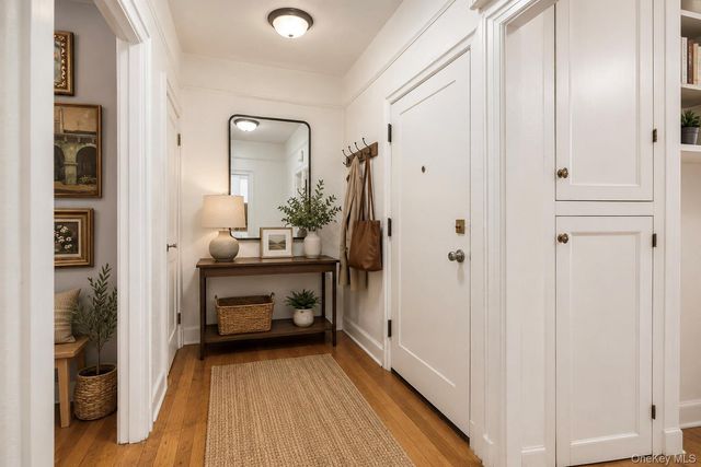 721 E 242nd Street, Bronx, NY 10470