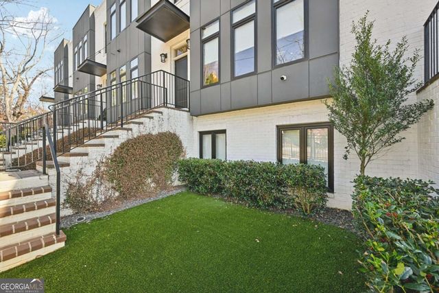 1108 Briar Cove Circle, Atlanta, GA 30329