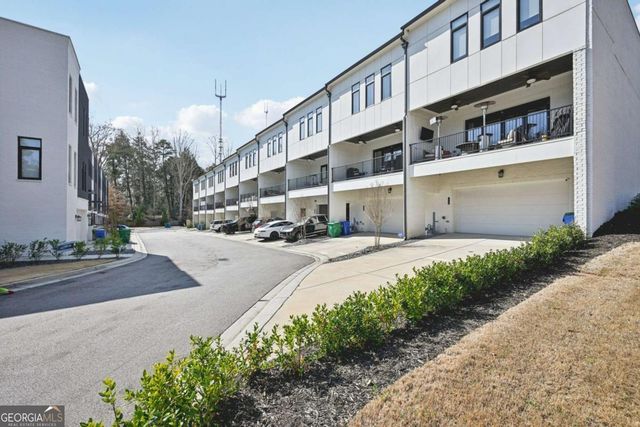1108 Briar Cove Circle, Atlanta, GA 30329