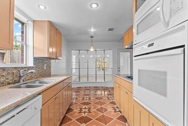 8918 Grape Street, Houston, TX 77036