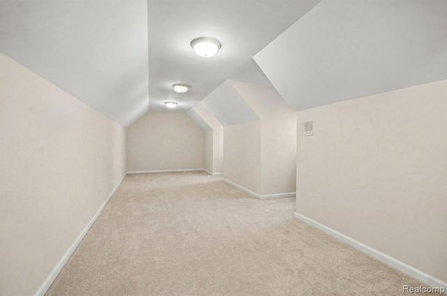 109 W Knorrwood Drive, Rochester, MI 48306