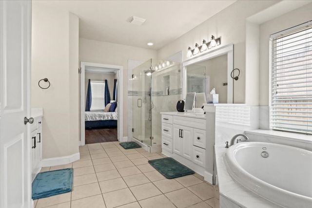 6944 SEA HARBOR Drive, Grand Prairie, TX 75054