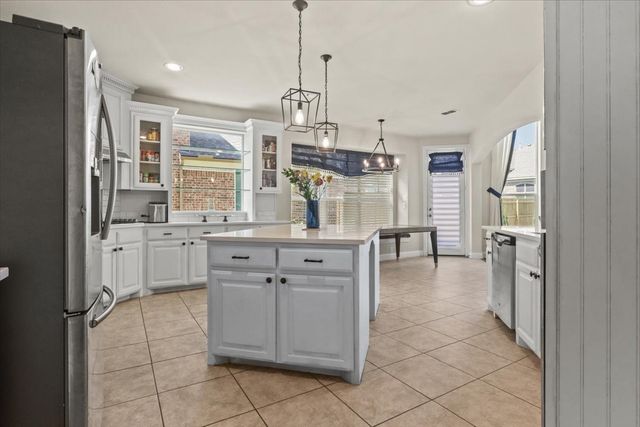 6944 SEA HARBOR Drive, Grand Prairie, TX 75054