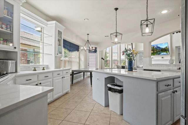 6944 SEA HARBOR Drive, Grand Prairie, TX 75054