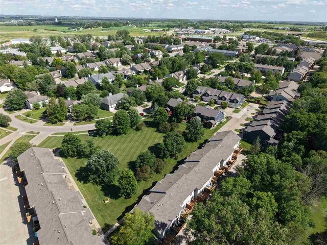 710 West Side Dr, Iowa City, IA 52246