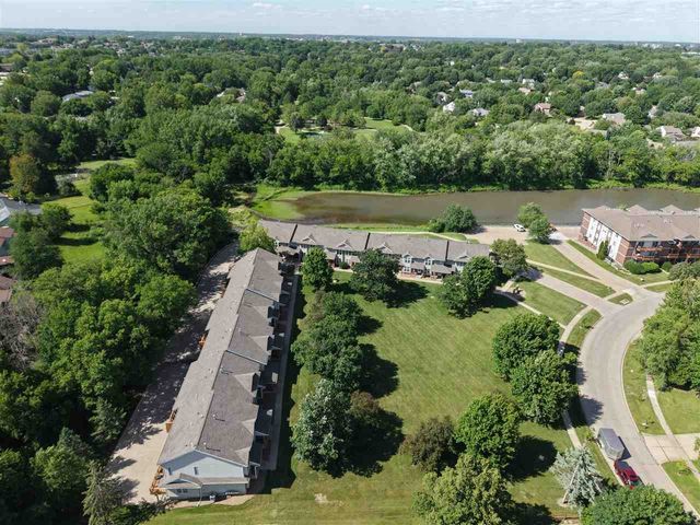 710 West Side Dr, Iowa City, IA 52246