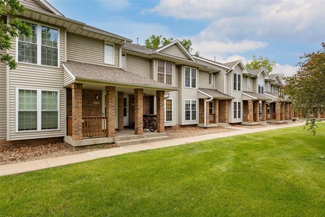 710 West Side Dr, Iowa City, IA 52246