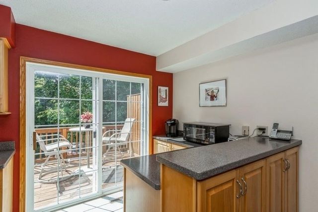710 West Side Dr, Iowa City, IA 52246