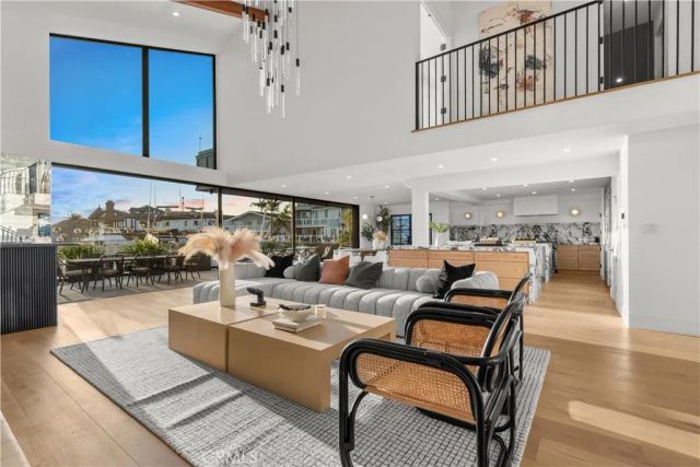 16861 Edgewater, Huntington Beach, CA 92649