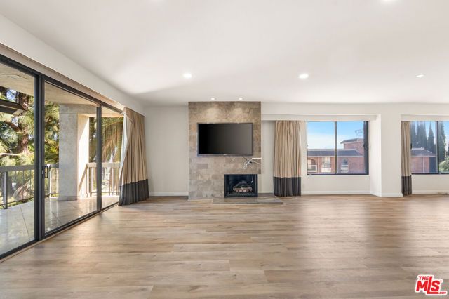 4460 Wilshire Boulevard 406, Los Angeles, CA 90010