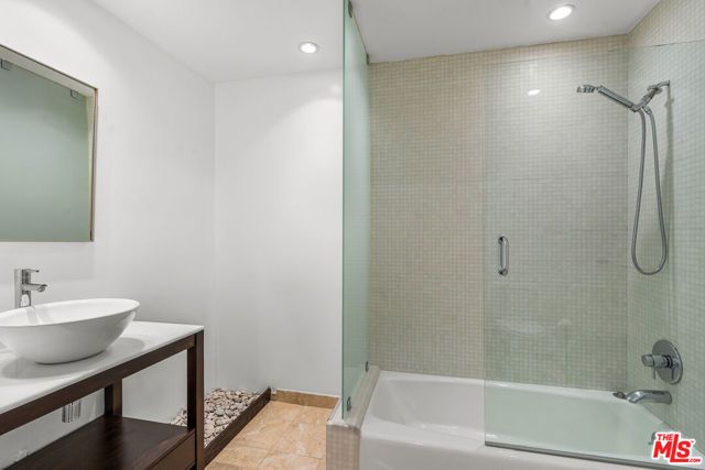 4460 Wilshire Boulevard 406, Los Angeles, CA 90010