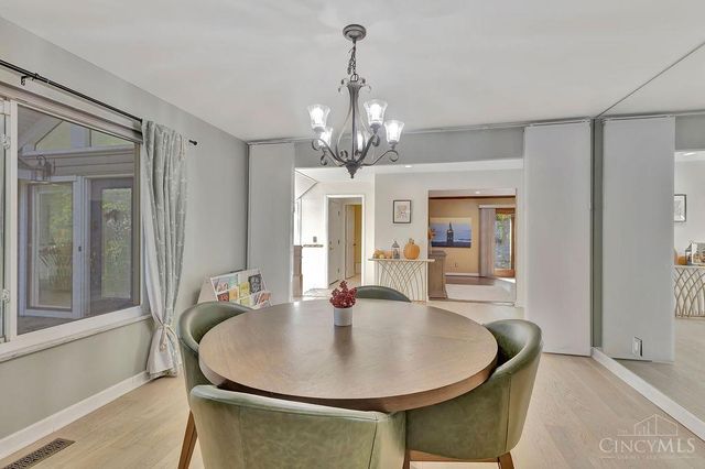 8303 Weller Road, Montgomery, OH 45242