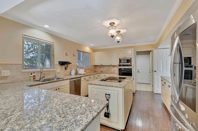 8303 Weller Road, Montgomery, OH 45242