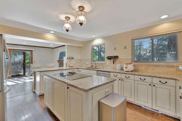 8303 Weller Road, Montgomery, OH 45242