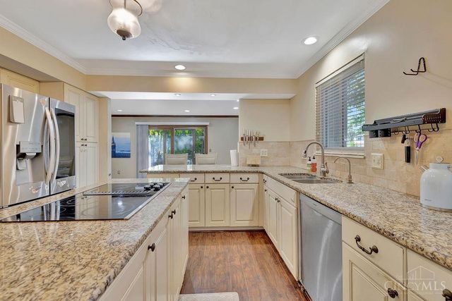 8303 Weller Road, Montgomery, OH 45242