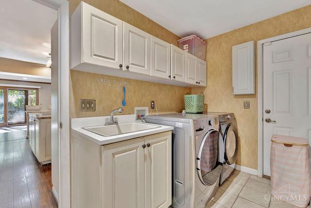 8303 Weller Road, Montgomery, OH 45242