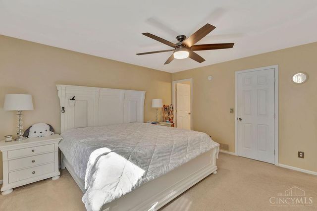 8303 Weller Road, Montgomery, OH 45242