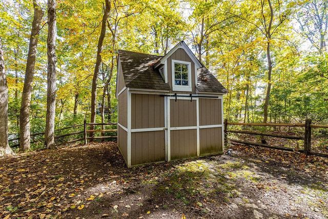 8303 Weller Road, Montgomery, OH 45242