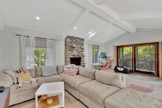 8303 Weller Road, Montgomery, OH 45242