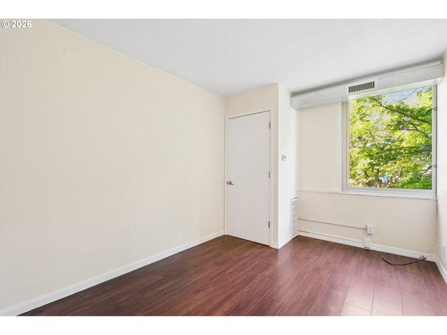 1220 Ne 17TH Ave 2F, Portland, OR 97232