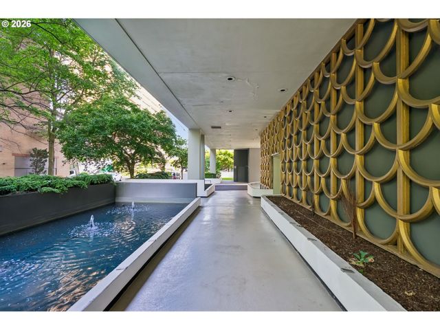1220 Ne 17TH Ave 2F, Portland, OR 97232