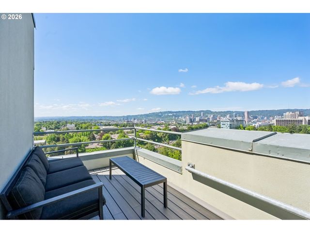 1220 Ne 17TH Ave 2F, Portland, OR 97232