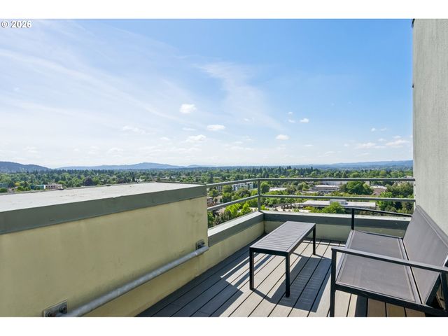 1220 Ne 17TH Ave 2F, Portland, OR 97232