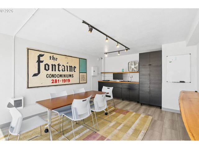 1220 Ne 17TH Ave 2F, Portland, OR 97232