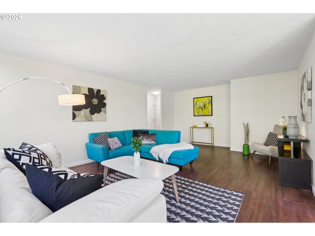 1220 Ne 17TH Ave 2F, Portland, OR 97232