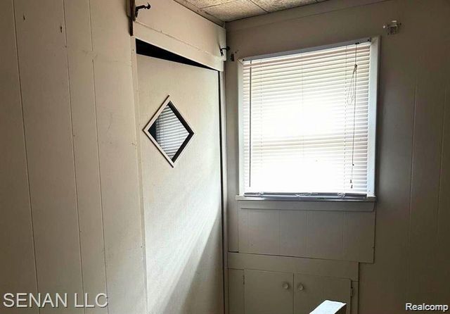 1520 E Oakland Avenue, Lansing, MI 48906