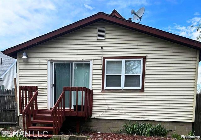 1520 E Oakland Avenue, Lansing, MI 48906