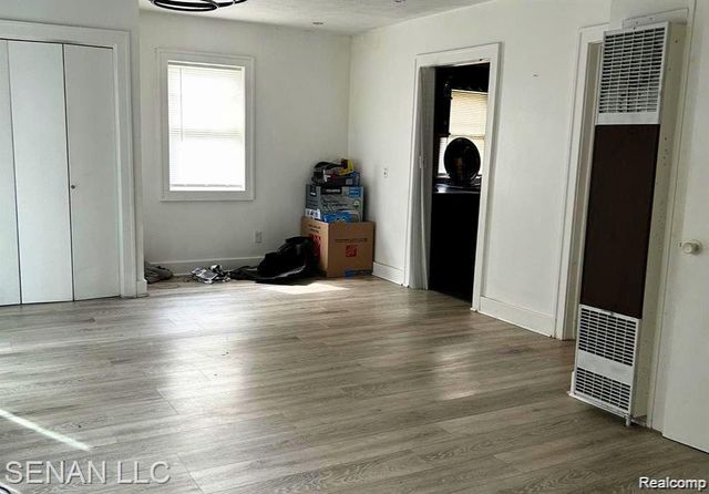 1520 E Oakland Avenue, Lansing, MI 48906