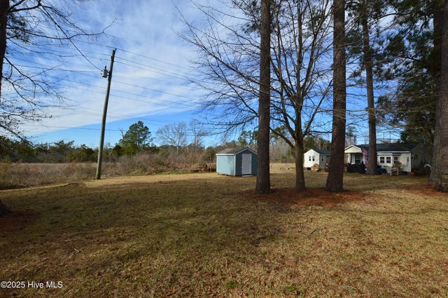 500 Sherwood Road, Jacksonville, NC 28540