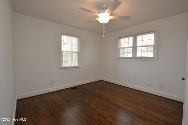 500 Sherwood Road, Jacksonville, NC 28540