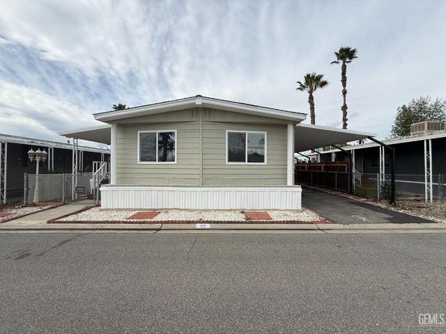 4401 Hughes Lane 48, Bakersfield, CA 93304