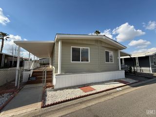 4401 Hughes Lane 48, Bakersfield, CA 93304