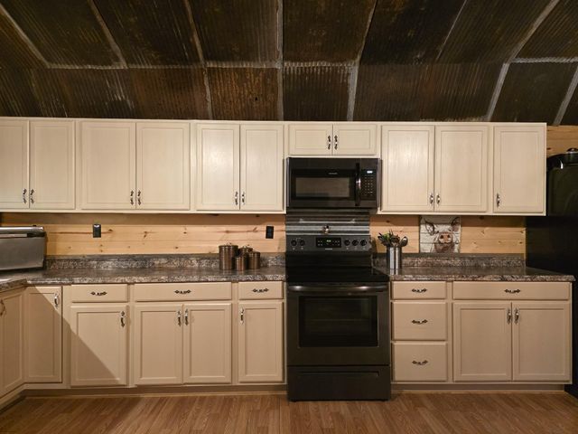 309 Medina Drive, Trinity, TX 75862