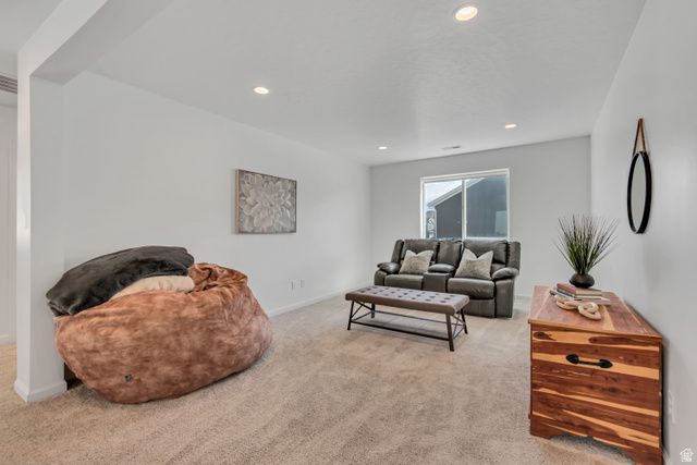 1046 E BLAZING SUN DR, Eagle Mountain, UT 84005