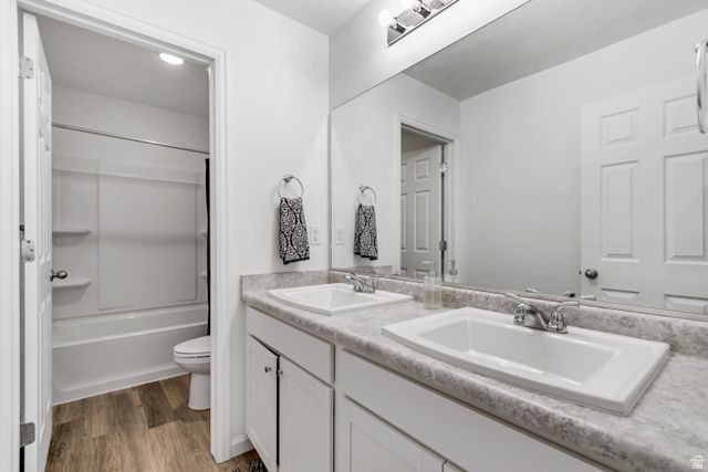 1046 E BLAZING SUN DR, Eagle Mountain, UT 84005