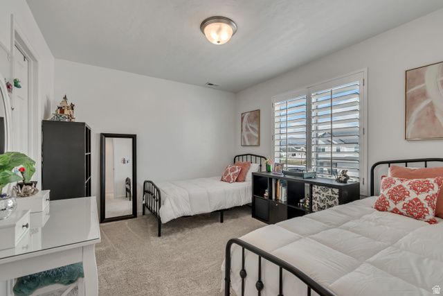 1046 E BLAZING SUN DR, Eagle Mountain, UT 84005