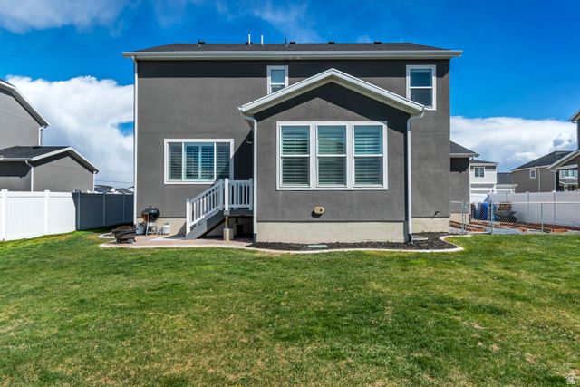 1046 E BLAZING SUN DR, Eagle Mountain, UT 84005