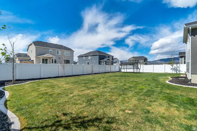 1046 E BLAZING SUN DR, Eagle Mountain, UT 84005