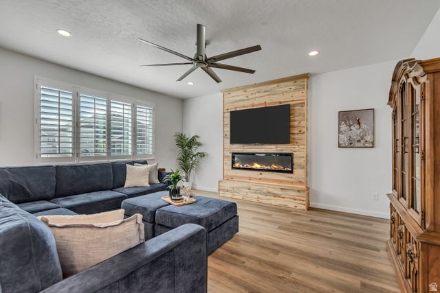 1046 E BLAZING SUN DR, Eagle Mountain, UT 84005