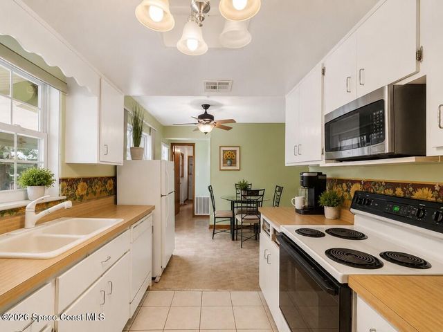 689 Caballero Avenue SE, Palm Bay, FL 32909