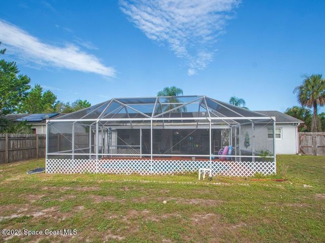 689 Caballero Avenue SE, Palm Bay, FL 32909